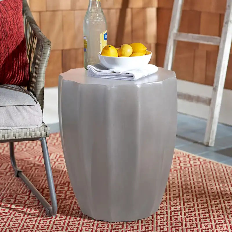 SAFAVIEH Nhuong Concrete Indoor/ Outdoor Accent Table - 15.3  x 15.3  x 17.7  - 15Wx15Dx18H
