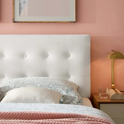 Carson Carrington Labbgard Queen Tufted Velvet Headboard